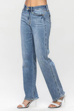 Load image into Gallery viewer, Judy Blue Mid Rise Yoke Cell Phone Pocket Dad Jean
