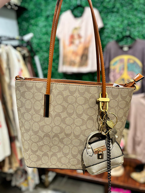 Tote In Style Handbag Wallet Collection