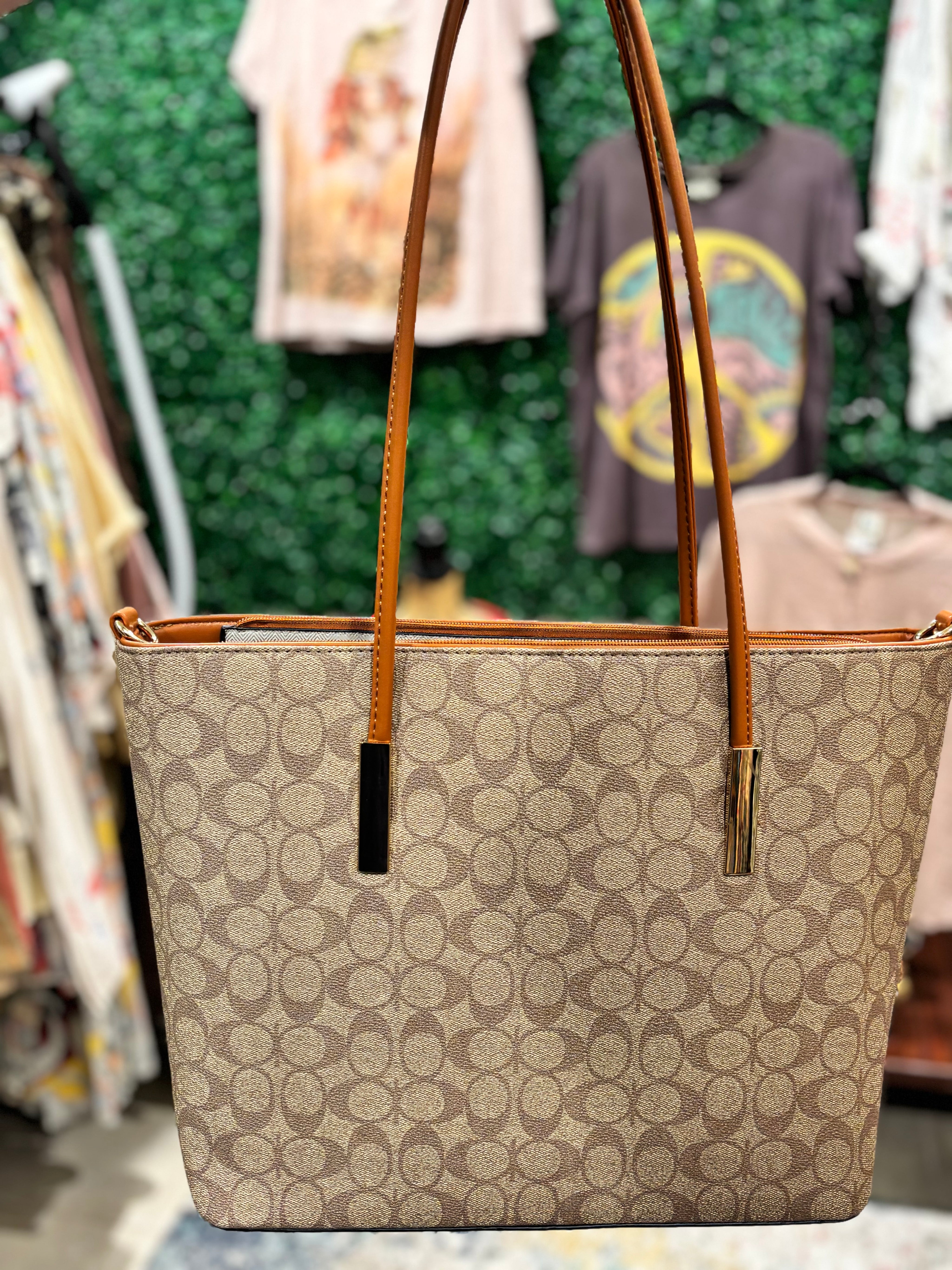 Tote In Style Handbag Wallet Collection