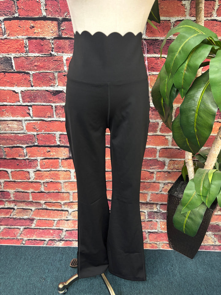 Scallop Edge Sculpt Leggings