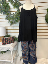 Load image into Gallery viewer, Heart On Fire Pant
