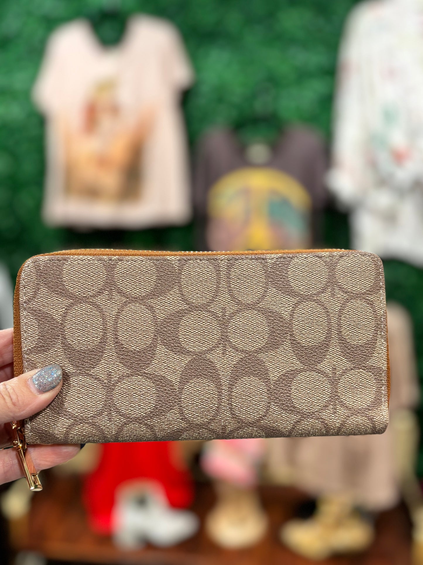 Tote In Style Handbag Wallet Collection
