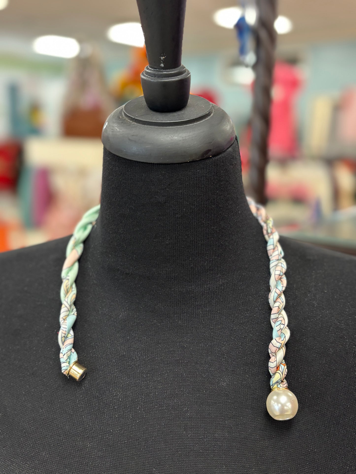 Twisted Scarf Necklace W/Magnetic Pearl