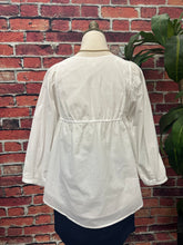 Load image into Gallery viewer, Cotton V-Neck Blouse
