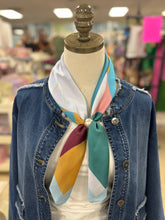 Load image into Gallery viewer, Scarf With Magnetic Pearl
