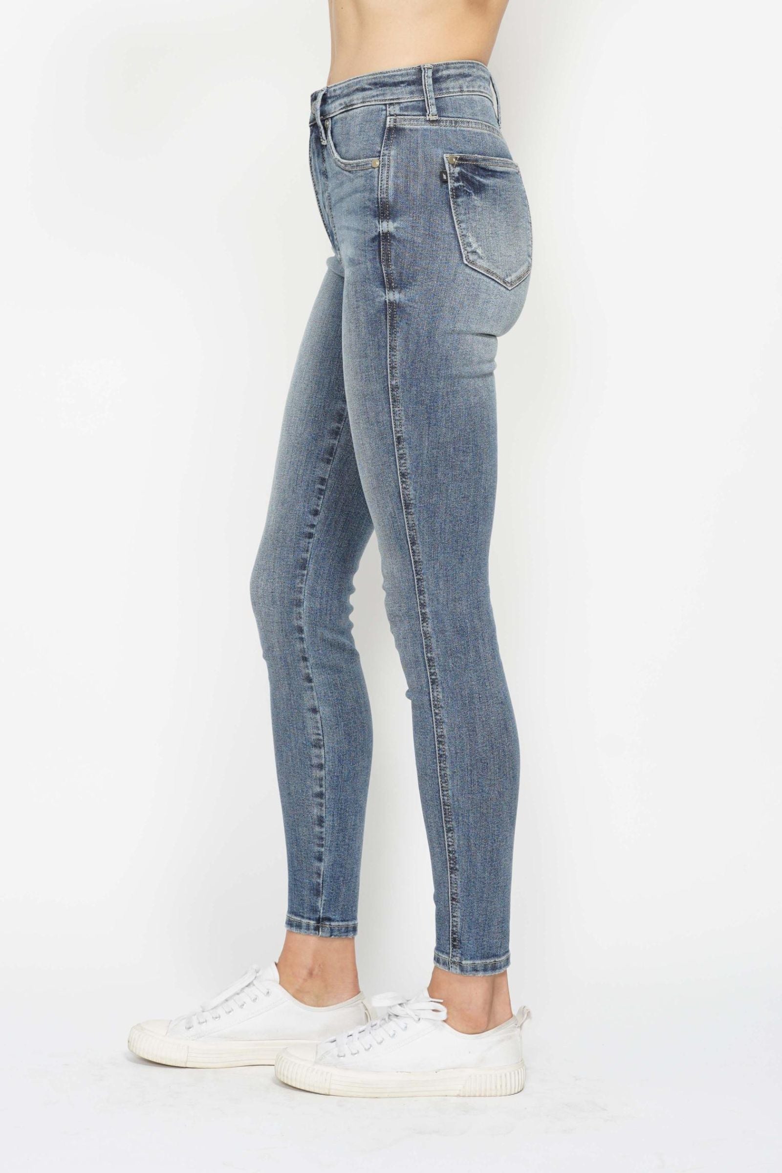 Judy Blue Tummy Control Contrast Wash Skinny *FINAL SALE*