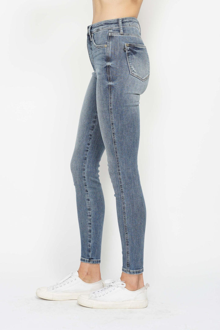 Judy Blue Tummy Control Contrast Wash Skinny *FINAL SALE*