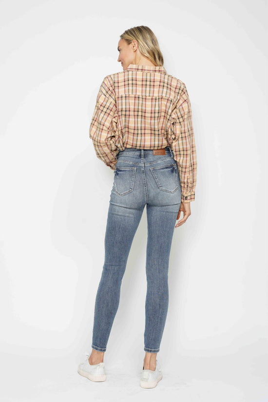 Judy Blue Tummy Control Contrast Wash Skinny *FINAL SALE*