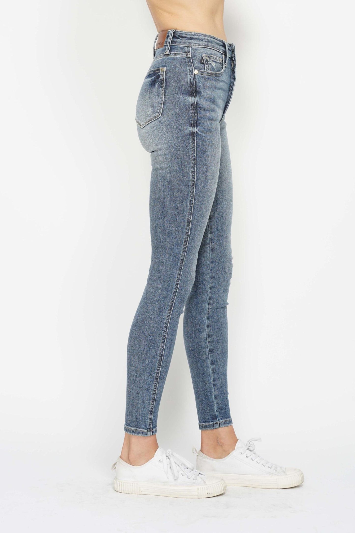 Judy Blue Tummy Control Contrast Wash Skinny *FINAL SALE*