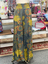 Load image into Gallery viewer, Free Spirit Palazzo Pants
