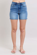 Load image into Gallery viewer, Judy Blue MD 2 Button Mid Length Dad Shorts
