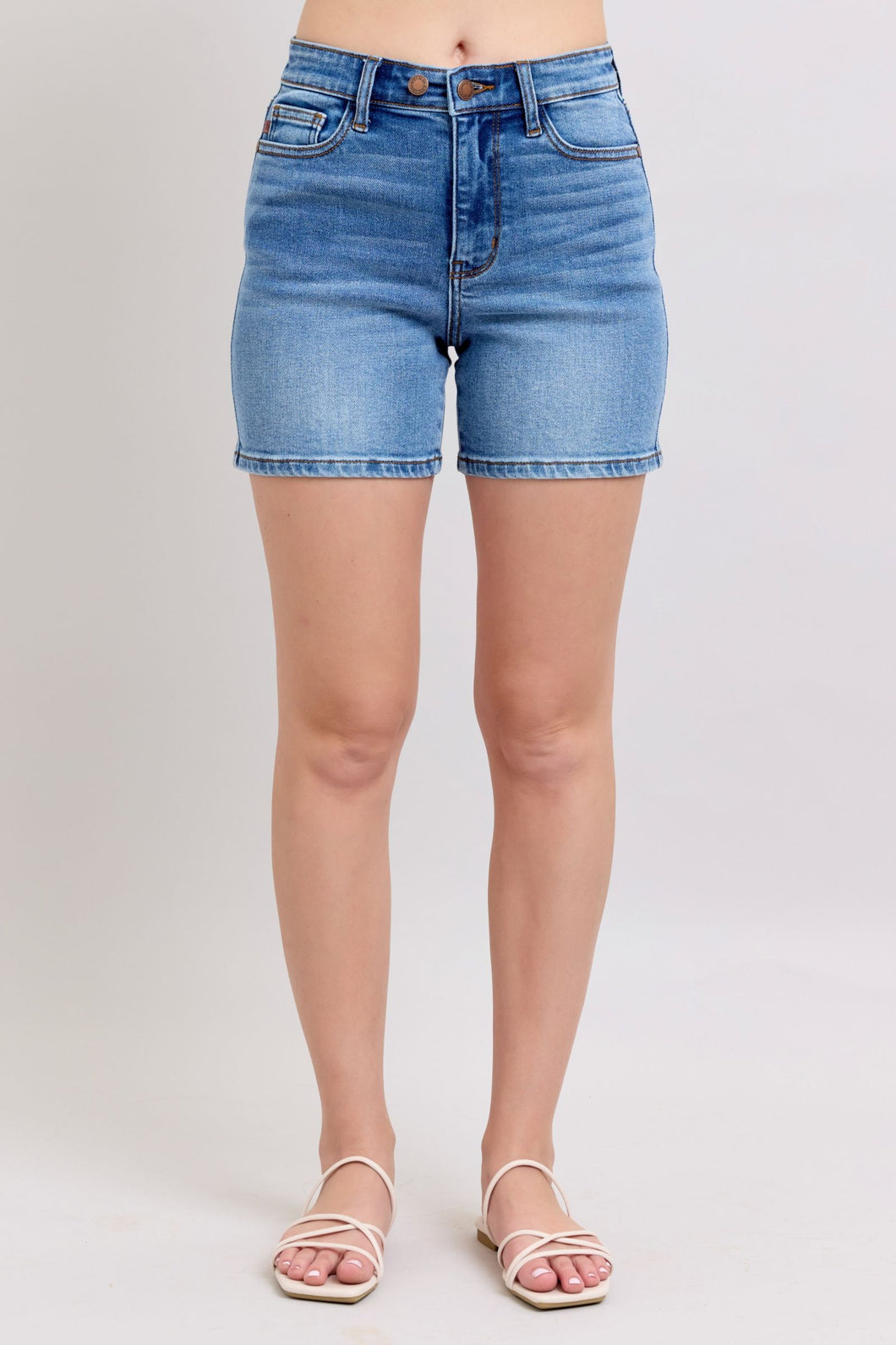 Judy Blue MD 2 Button Mid Length Dad Shorts