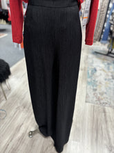 Load image into Gallery viewer, Crinkle Wide Leg Pant
