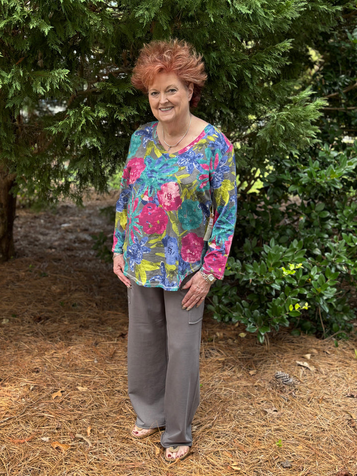 Botanical Blooms Hilo V Tee