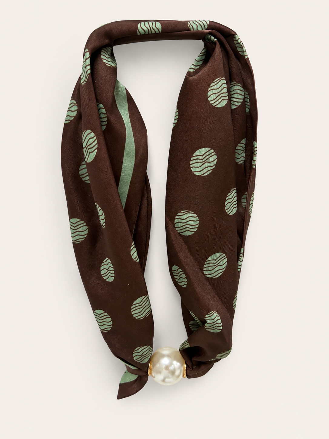 Short Scarf with Magnetic Pearl