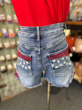 Load image into Gallery viewer, Everstretch Patriotic Short
