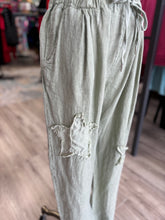 Load image into Gallery viewer, Linen Embroidered Pant
