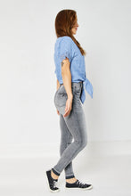 Load image into Gallery viewer, Judy Blue High Waist Tummy Control Release Hem Skinny
