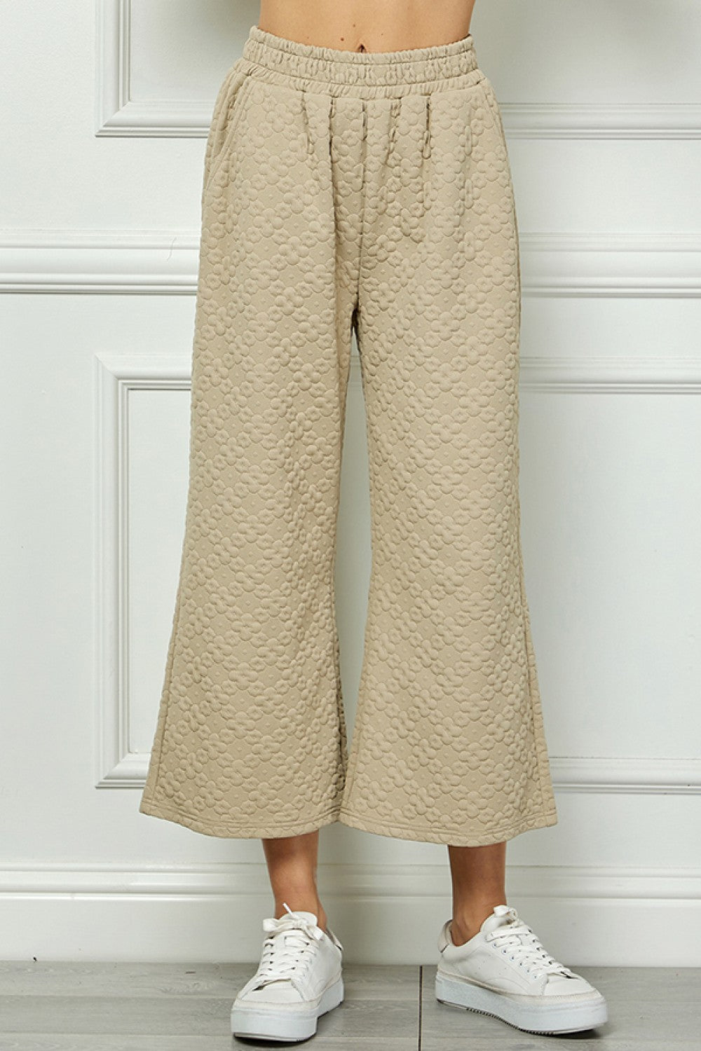 Flower Textured Cropped Wide Leg Pant