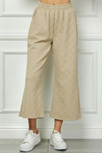 Load image into Gallery viewer, Flower Textured Cropped Wide Leg Pant
