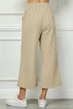 Load image into Gallery viewer, Flower Textured Cropped Wide Leg Pant
