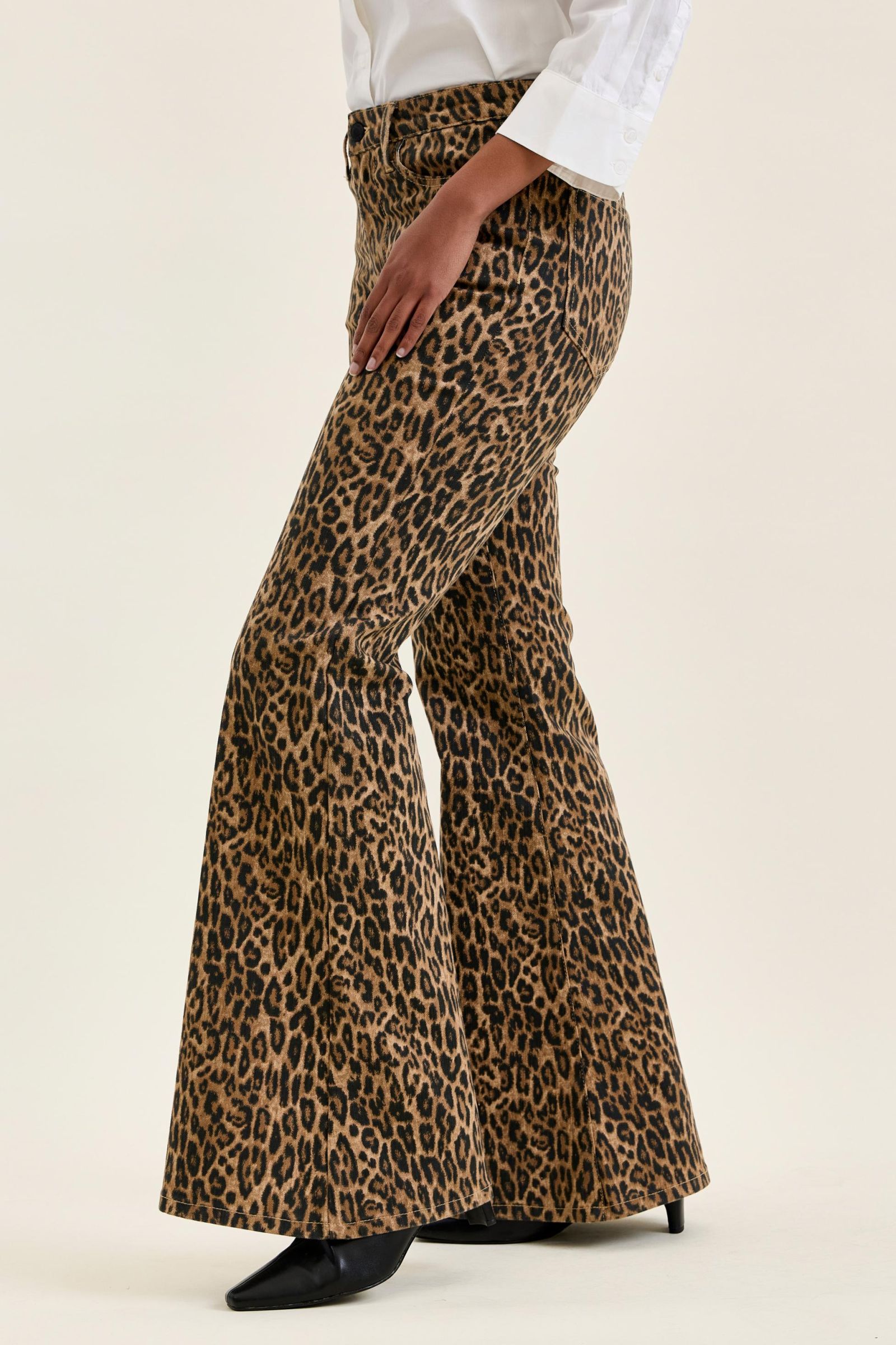 Judy Blue Jaqueline Leopard Flare Luxe