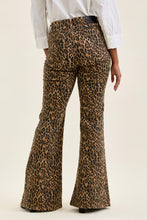 Load image into Gallery viewer, Judy Blue Jaqueline Leopard Flare Luxe

