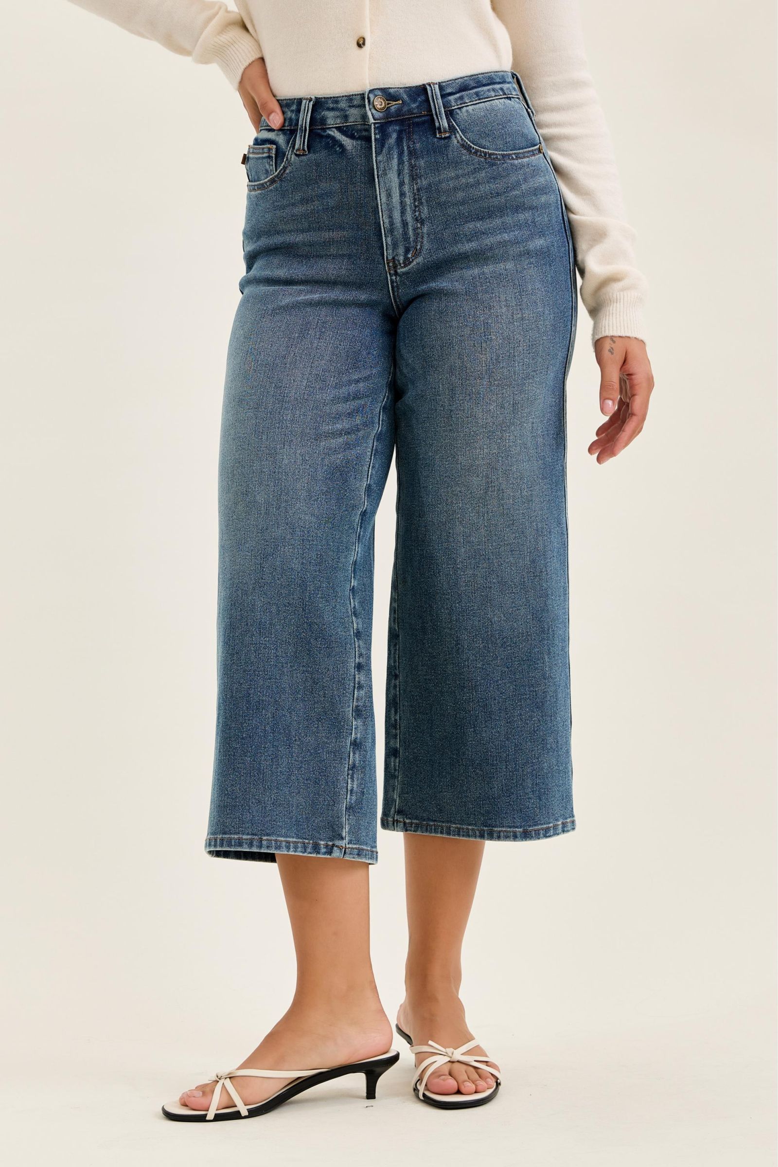 Judy Blue HW Dottie Wide Crop MD Quarry Fade