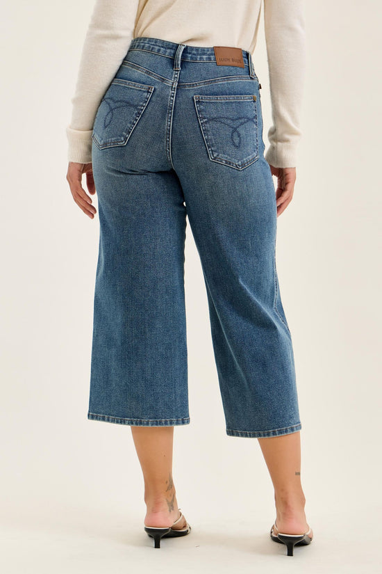 Judy Blue HW Dottie Wide Crop MD Quarry Fade