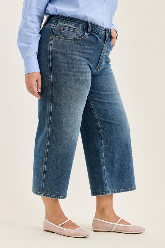 Judy Blue HW Dottie Wide Crop MD Quarry Fade