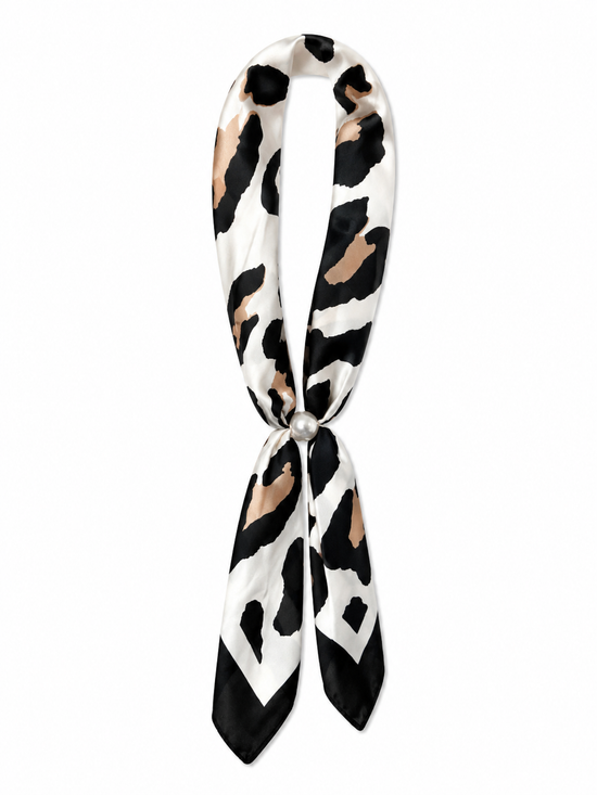 Scarf With Magnetic Pearl