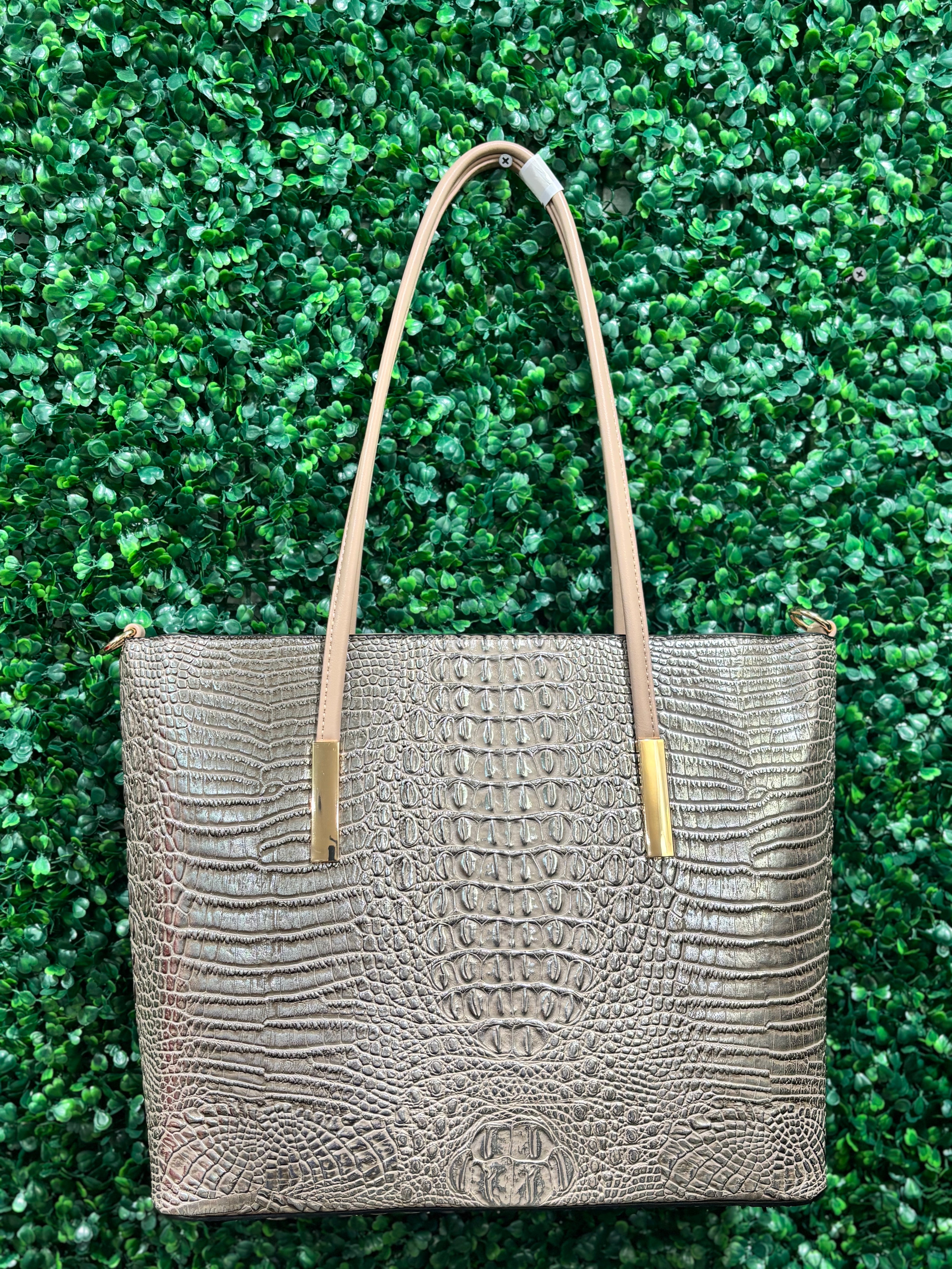 Tote In Style Handbag Wallet Collection