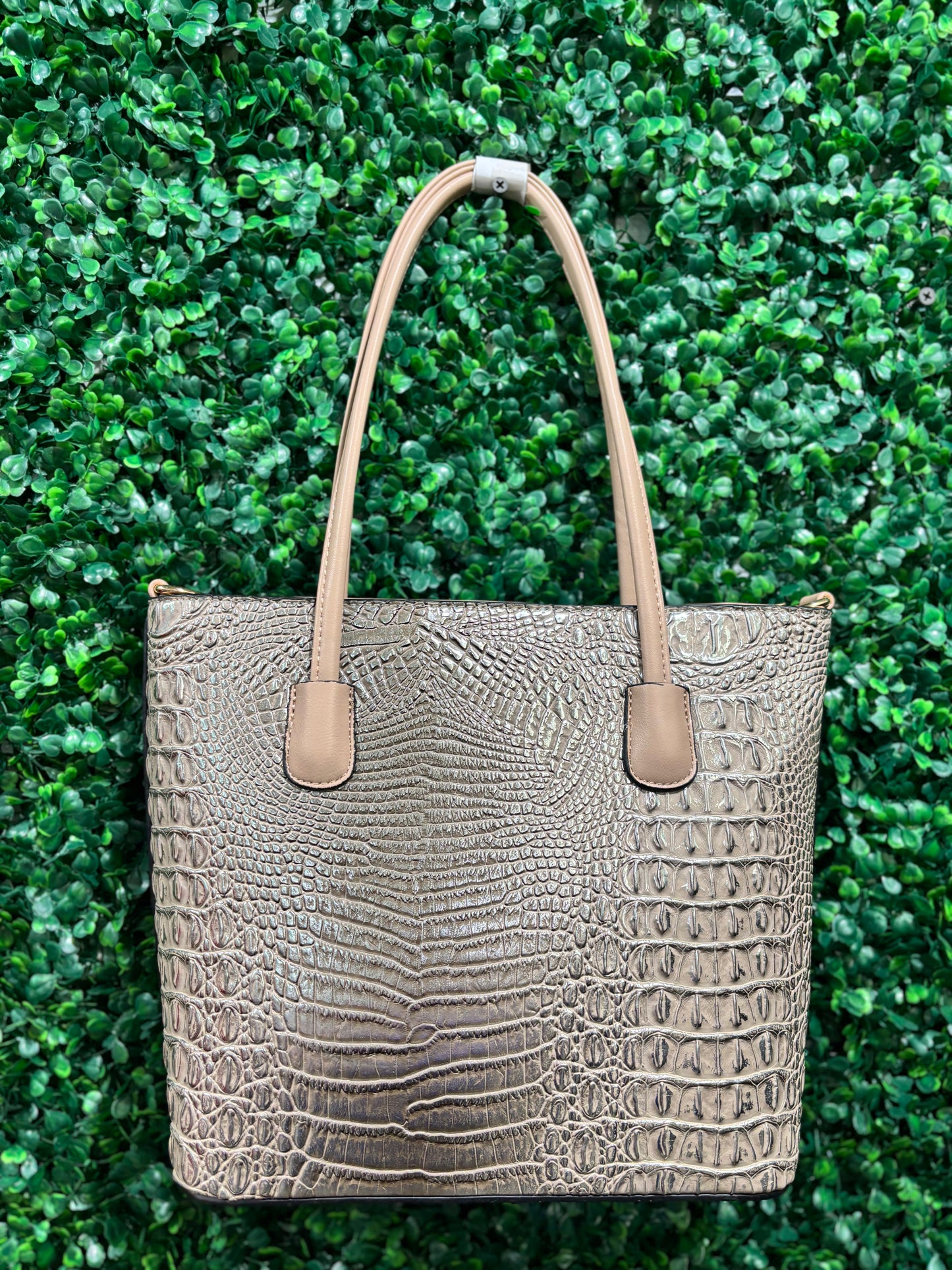Tote In Style Handbag Wallet Collection