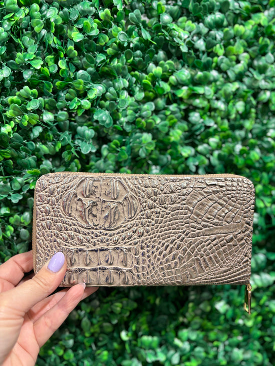 Tote In Style Handbag Wallet Collection