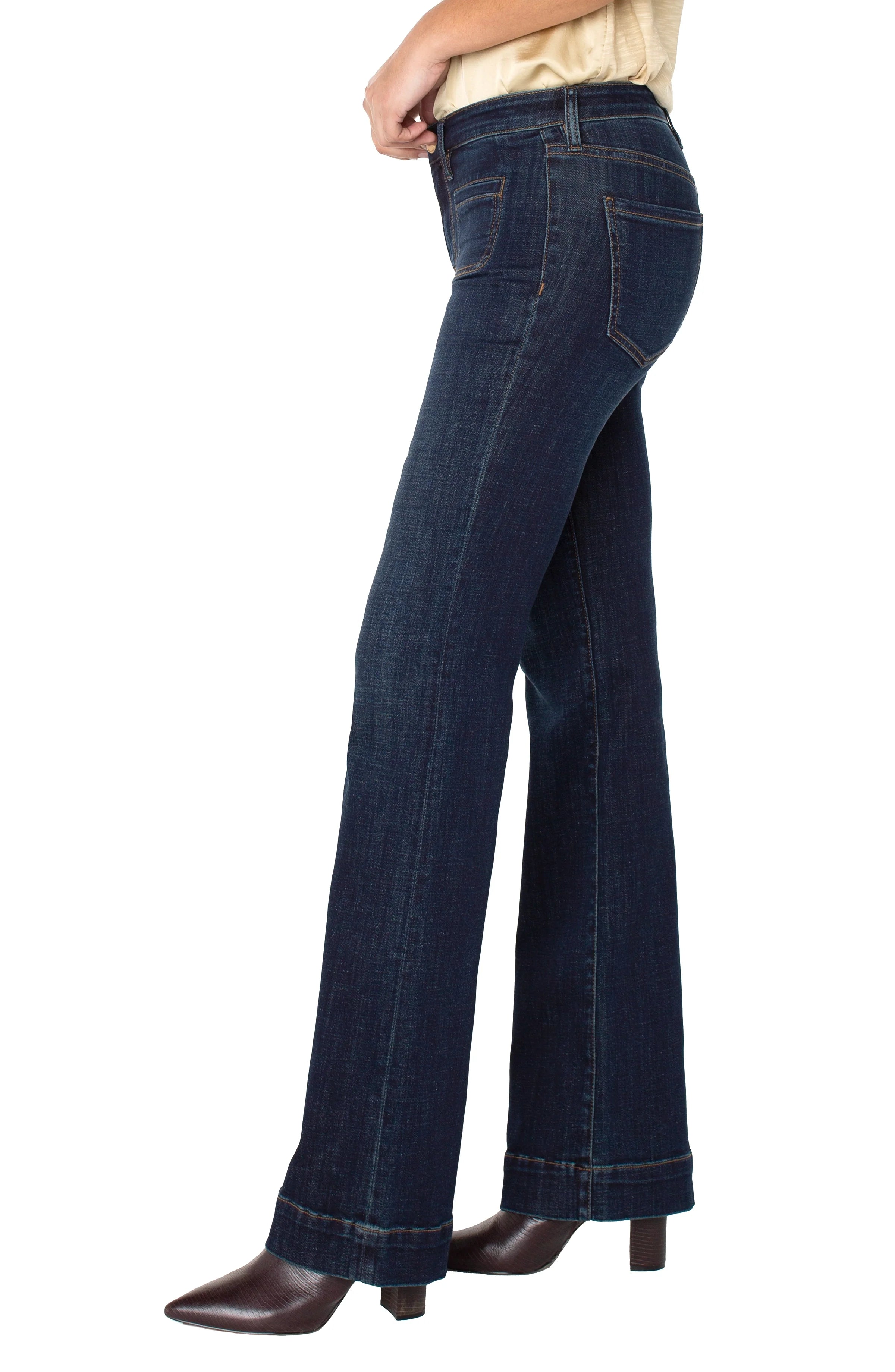 Lucy Bootcut Pant