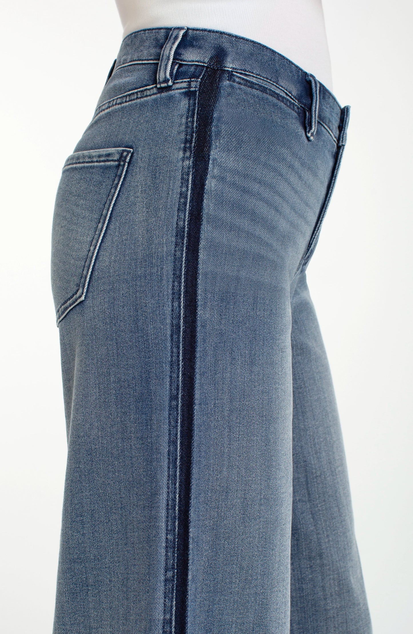 Super Stride Wide Leg With Shadow Cuff