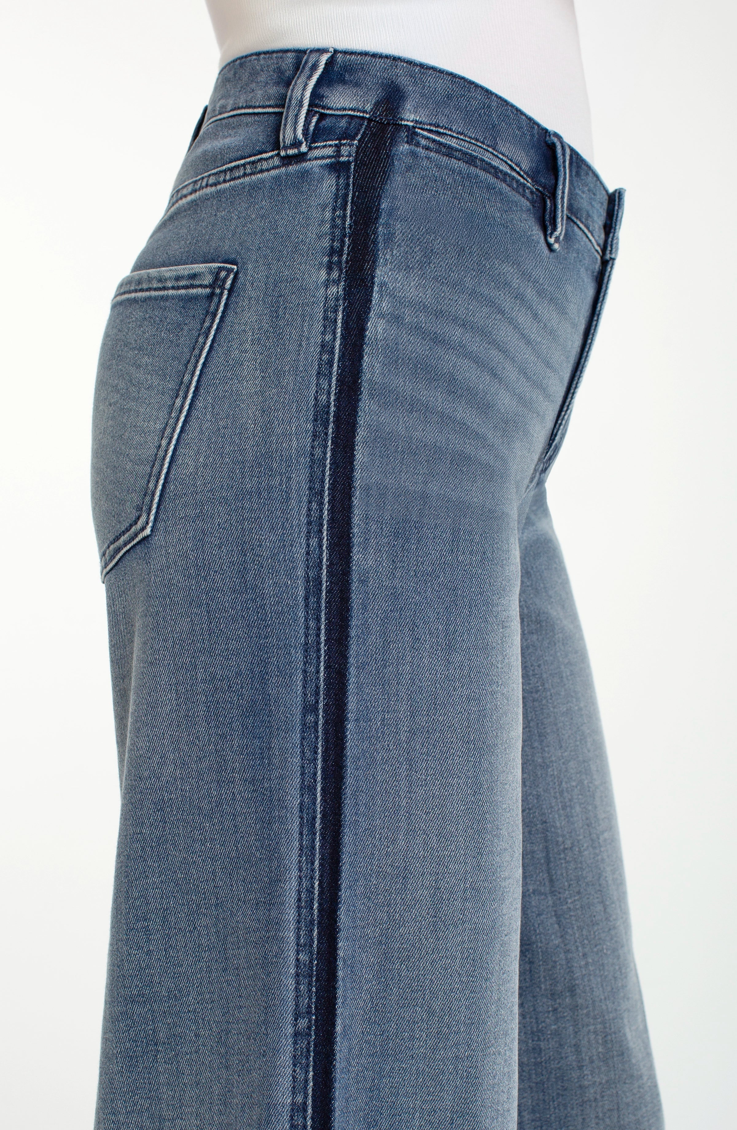 Super Stride Wide Leg With Shadow Cuff