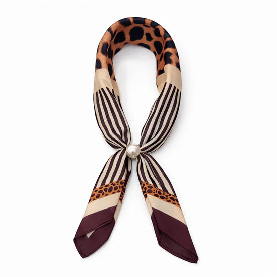 Scarf With Magnetic Pearl