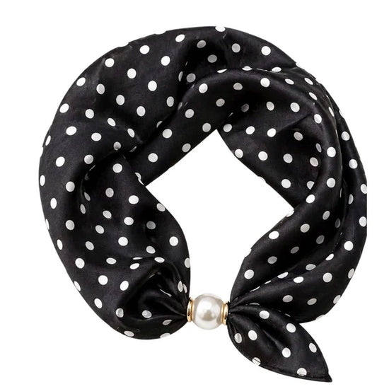 Short Scarf with Magnetic Pearl