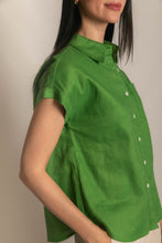Load image into Gallery viewer, Linen Relaxed Short Sleeve Button Up Shirt
