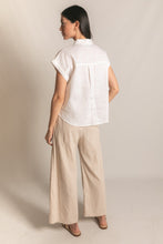 Load image into Gallery viewer, Linen Relaxed Short Sleeve Button Up Shirt
