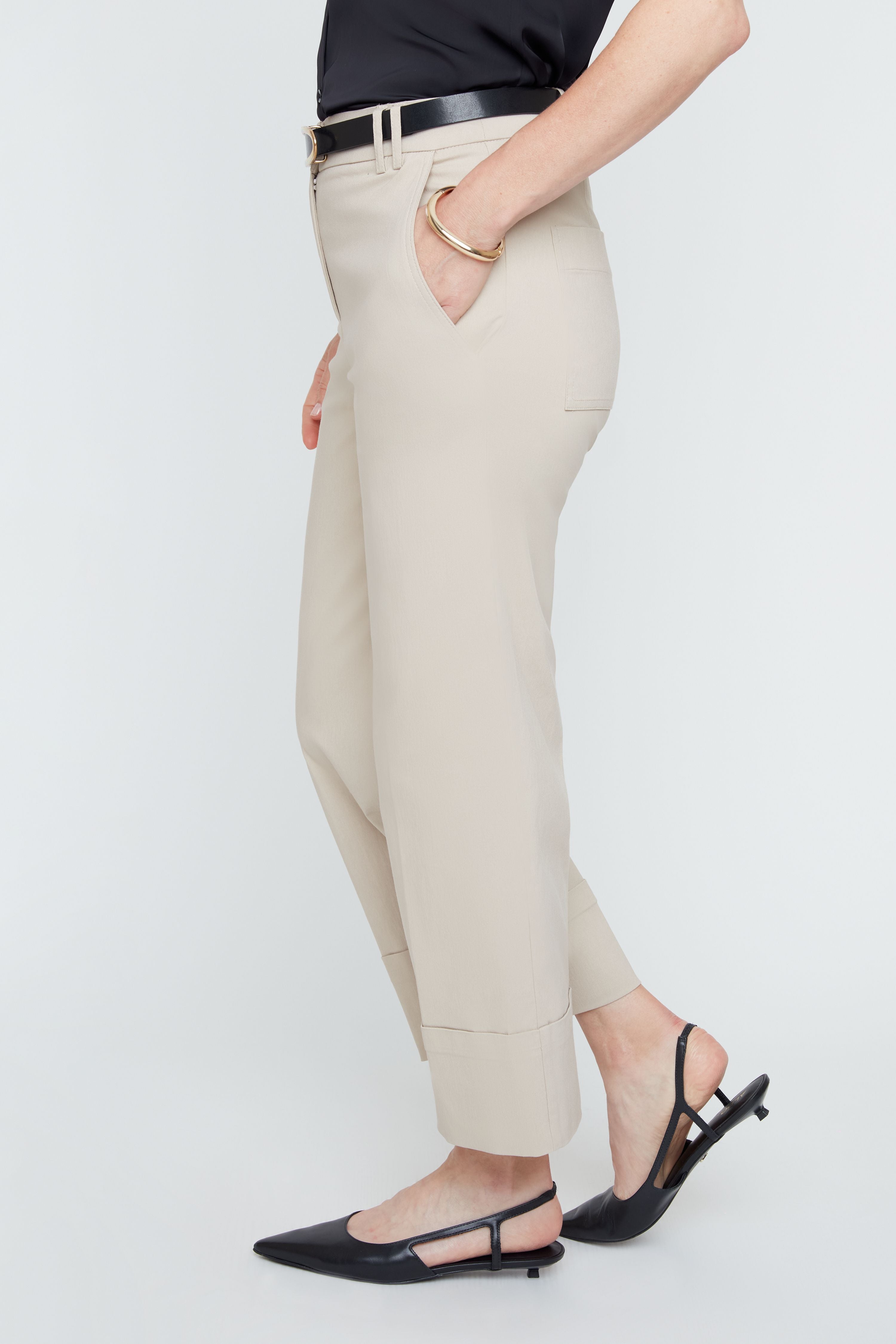 Sophisticate Cropped Trouser