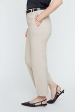 Load image into Gallery viewer, Sophisticate Cropped Trouser
