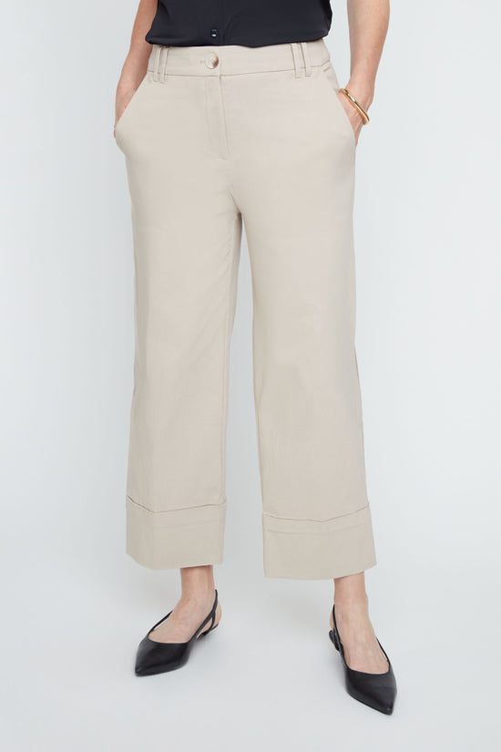 Sophisticate Cropped Trouser