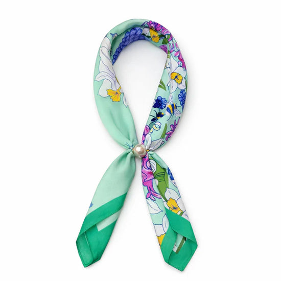 Scarf With Magnetic Pearl
