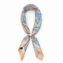 Load image into Gallery viewer, Scarf With Magnetic Pearl
