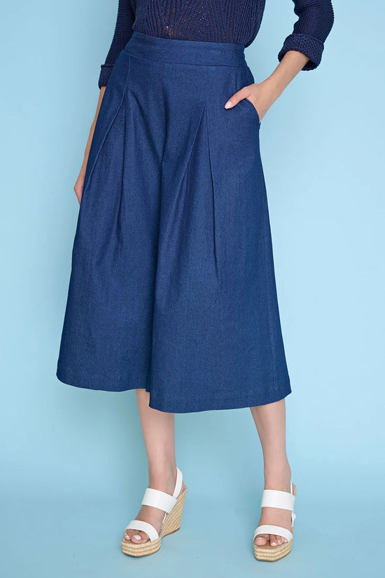 Pleated Wide-Leg Cropped Pants