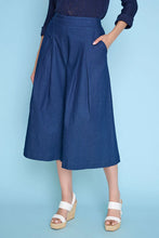 Load image into Gallery viewer, Pleated Wide-Leg Cropped Pants
