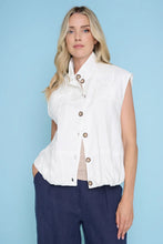 Load image into Gallery viewer, Pleated Detailed Vest
