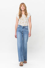 Load image into Gallery viewer, Judy Blue Mid Rise Vintage Washed Wide Leg
